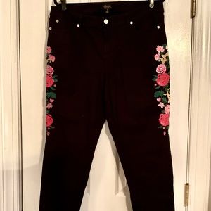 Thalia Sodi Misses 18 Black Jeans with Embroidery